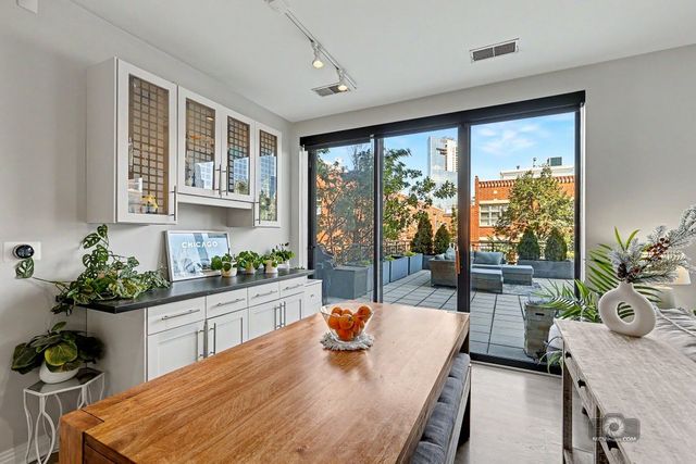 859 W ERIE Street 303, Chicago, IL 60642