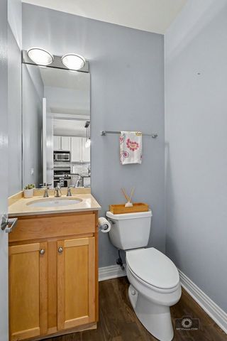 859 W ERIE Street 303, Chicago, IL 60642
