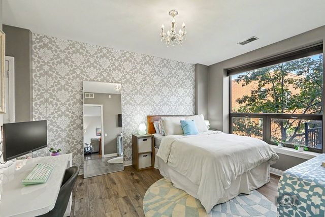 859 W ERIE Street 303, Chicago, IL 60642