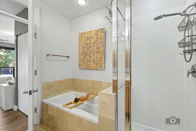 859 W ERIE Street 303, Chicago, IL 60642