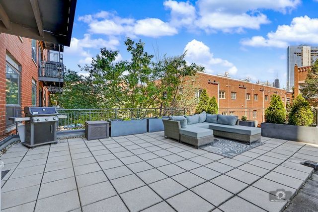 859 W ERIE Street 303, Chicago, IL 60642