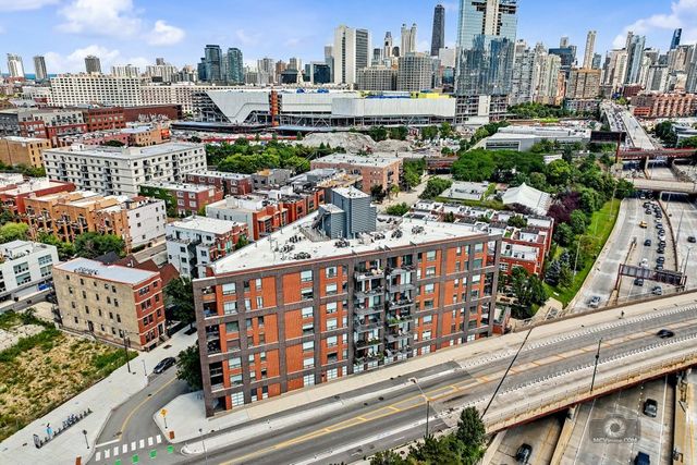 859 W ERIE Street 303, Chicago, IL 60642