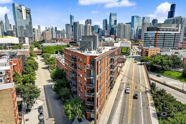 859 W ERIE Street 303, Chicago, IL 60642