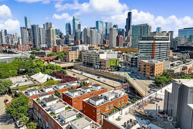 859 W ERIE Street 303, Chicago, IL 60642