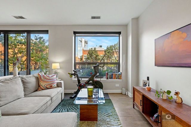 859 W ERIE Street 303, Chicago, IL 60642
