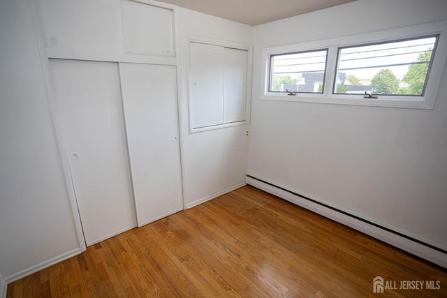 8 Stony Road, Edison, NJ 08817