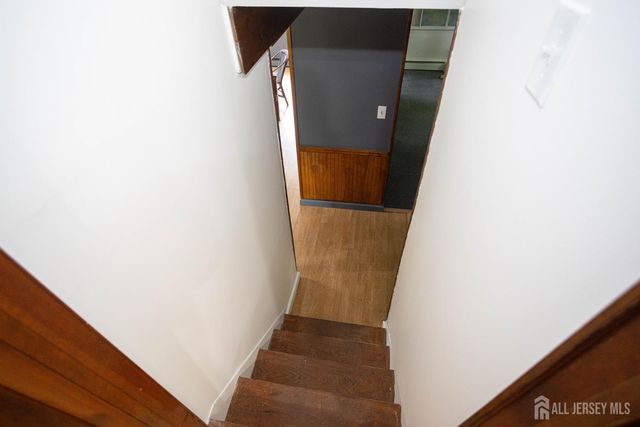 8 Stony Road, Edison, NJ 08817