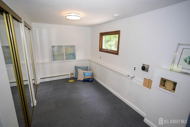 8 Stony Road, Edison, NJ 08817