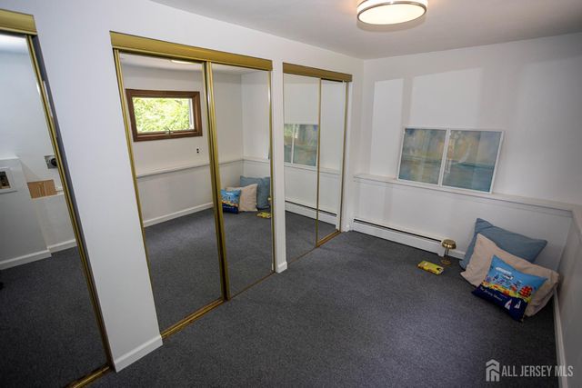 8 Stony Road, Edison, NJ 08817