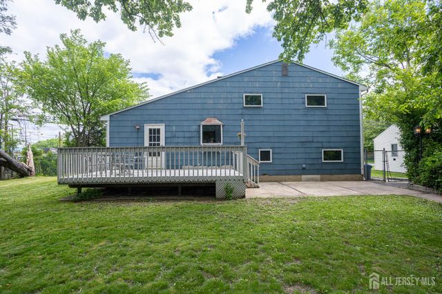 8 Stony Road, Edison, NJ 08817