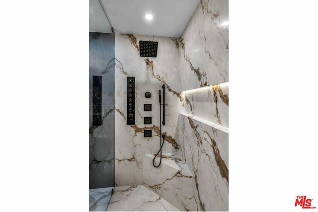 2144 Banyan Drive, Los Angeles, CA 90049