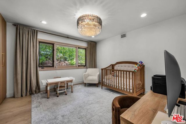 2144 Banyan Drive, Los Angeles, CA 90049