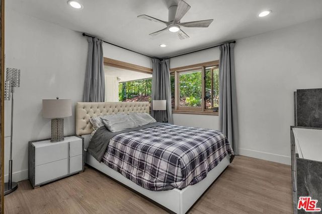 2144 Banyan Drive, Los Angeles, CA 90049