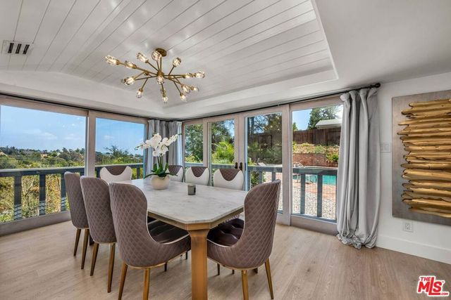 2144 Banyan Drive, Los Angeles, CA 90049