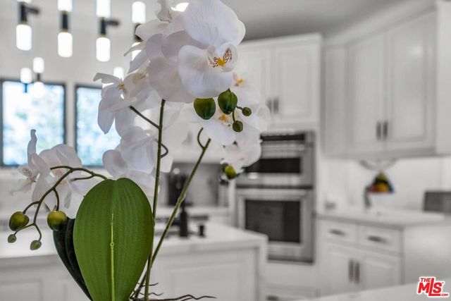 2144 Banyan Drive, Los Angeles, CA 90049