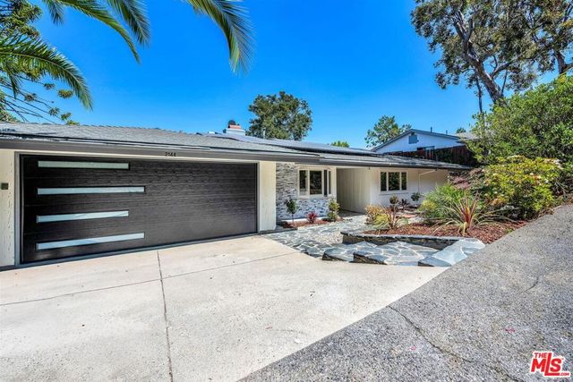 2144 Banyan Drive, Los Angeles, CA 90049