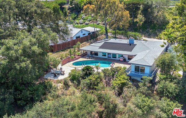2144 Banyan Drive, Los Angeles, CA 90049