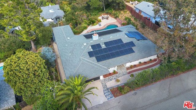 2144 Banyan Drive, Los Angeles, CA 90049