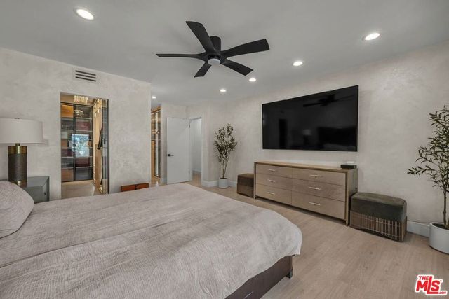 2144 Banyan Drive, Los Angeles, CA 90049