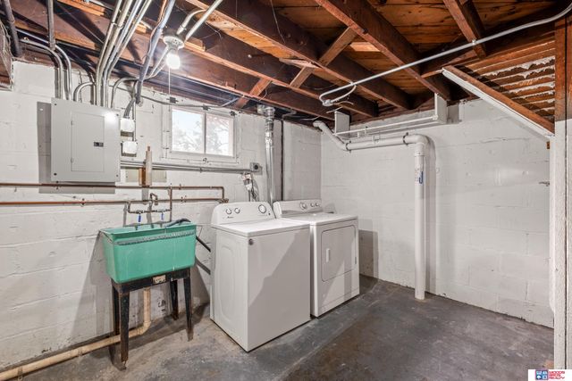 2206 N 51st Street, Omaha, NE 68104