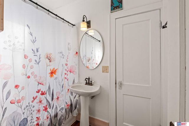 2206 N 51st Street, Omaha, NE 68104