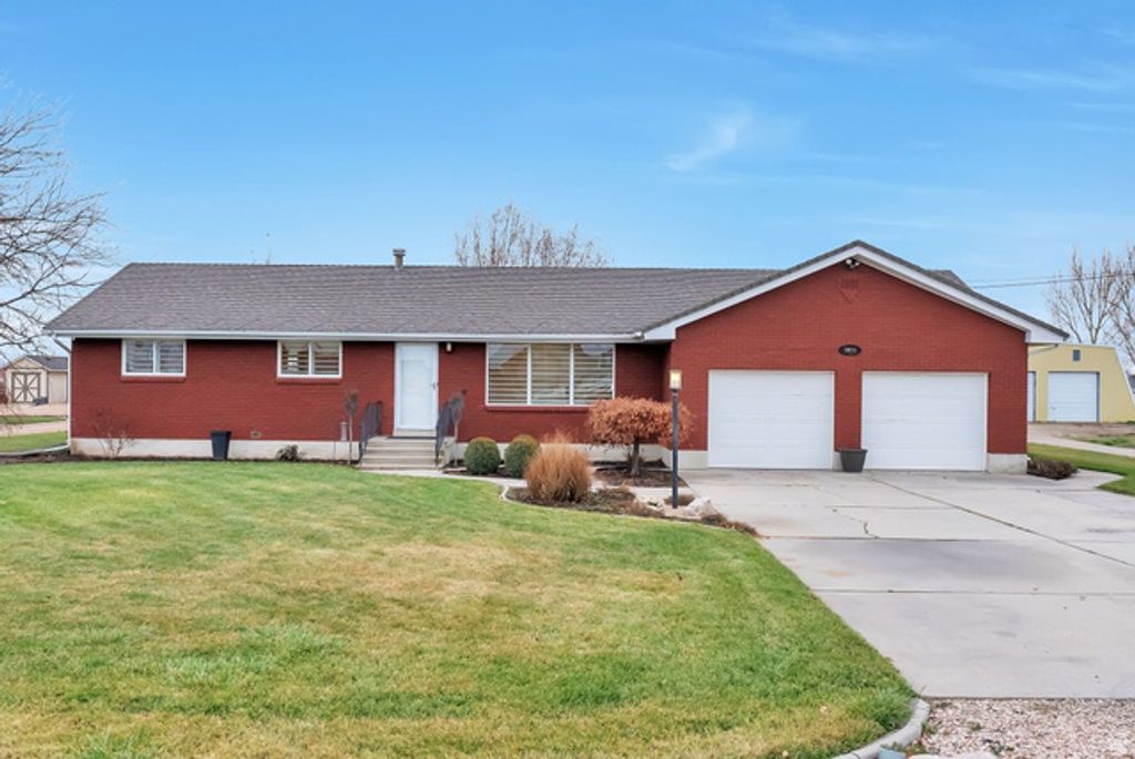 3855 W 2600 N, Plain City, UT 84404