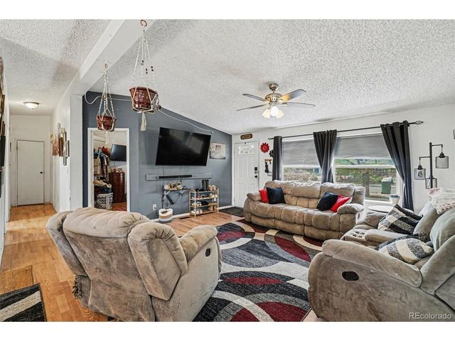 1101 Lantern Dr, Fort Lupton, CO 80621