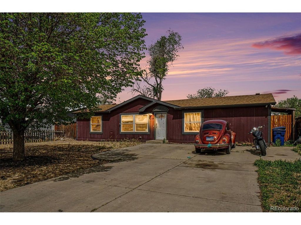 1101 Lantern Dr, Fort Lupton, CO 80621