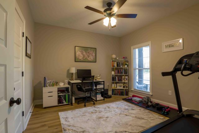 61 N Barnes Field Dr., Hattiesburg, MS 39402