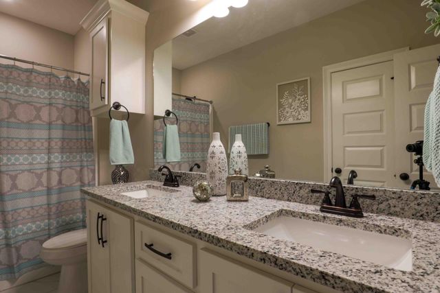 61 N Barnes Field Dr., Hattiesburg, MS 39402