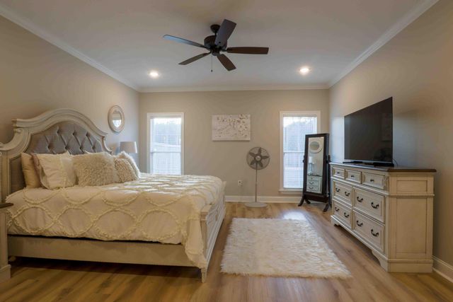 61 N Barnes Field Dr., Hattiesburg, MS 39402