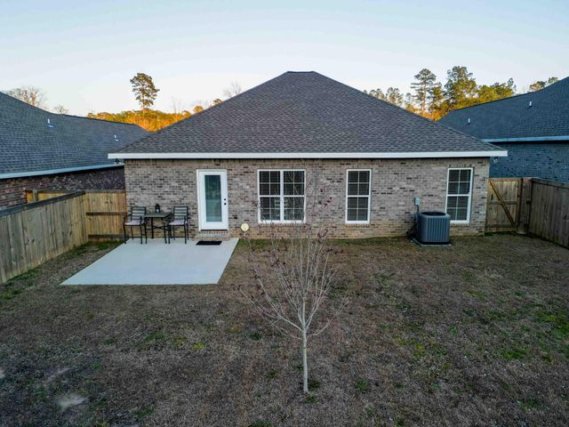 61 N Barnes Field Dr., Hattiesburg, MS 39402