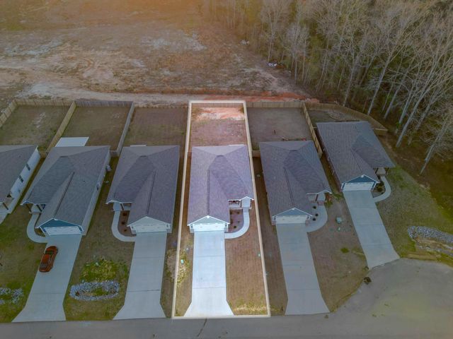 61 N Barnes Field Dr., Hattiesburg, MS 39402