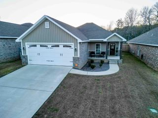 61 N Barnes Field Dr., Hattiesburg, MS 39402