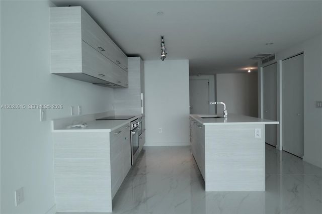 650 NE 32 1906, Miami, FL 33137