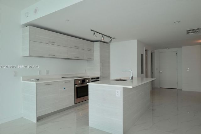 650 NE 32 1906, Miami, FL 33137
