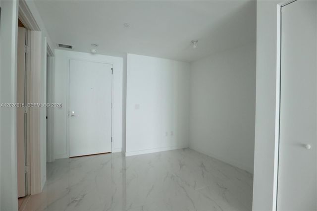 650 NE 32 1906, Miami, FL 33137