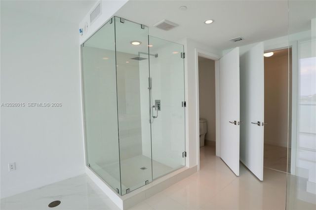 650 NE 32 1906, Miami, FL 33137