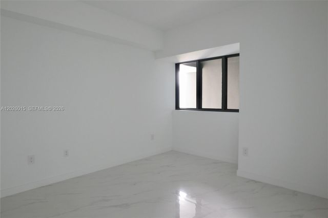650 NE 32 1906, Miami, FL 33137