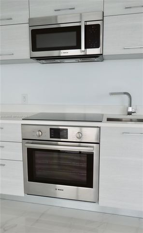650 NE 32 1906, Miami, FL 33137