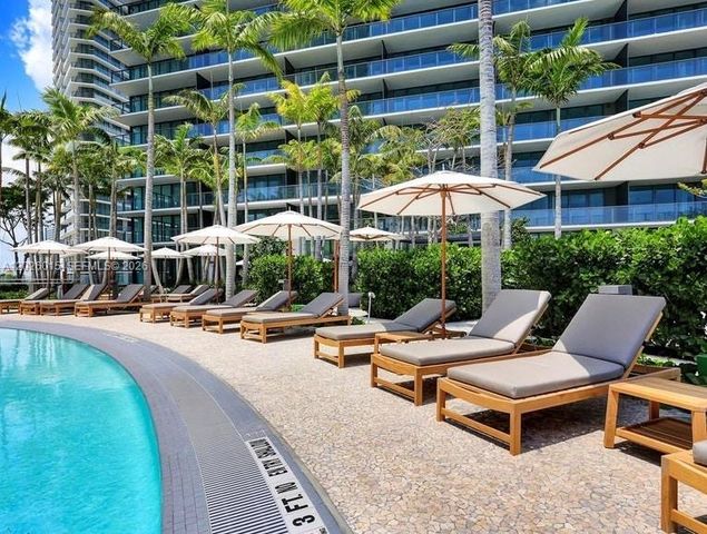 650 NE 32 1906, Miami, FL 33137
