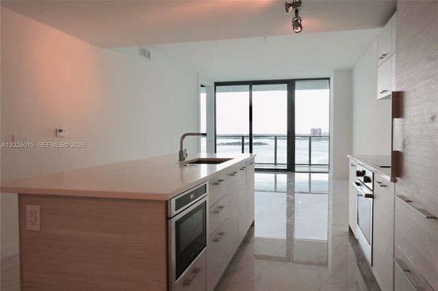 650 NE 32 1906, Miami, FL 33137