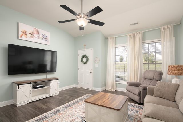 126 Thorndale Drive, Georgetown, KY 40324