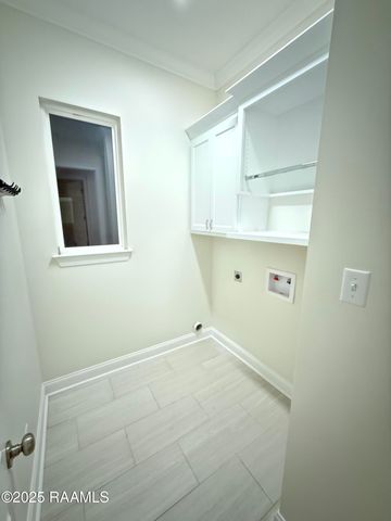 200 Windmill Palm Lane, Youngsville, LA 70592