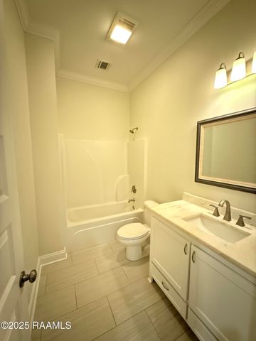 200 Windmill Palm Lane, Youngsville, LA 70592