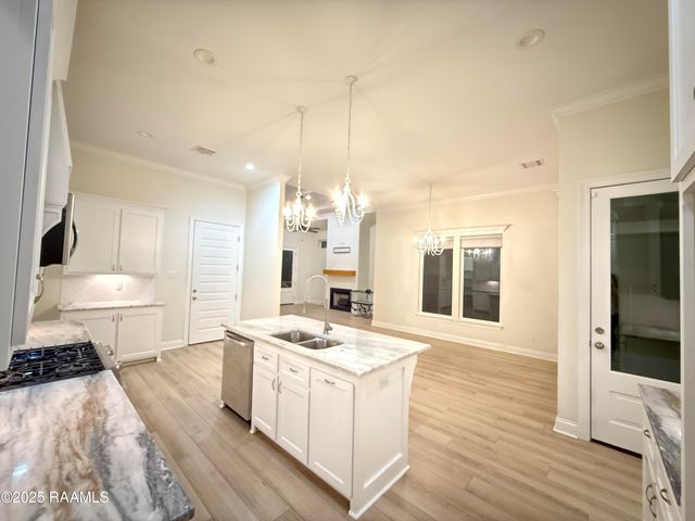 200 Windmill Palm Lane, Youngsville, LA 70592