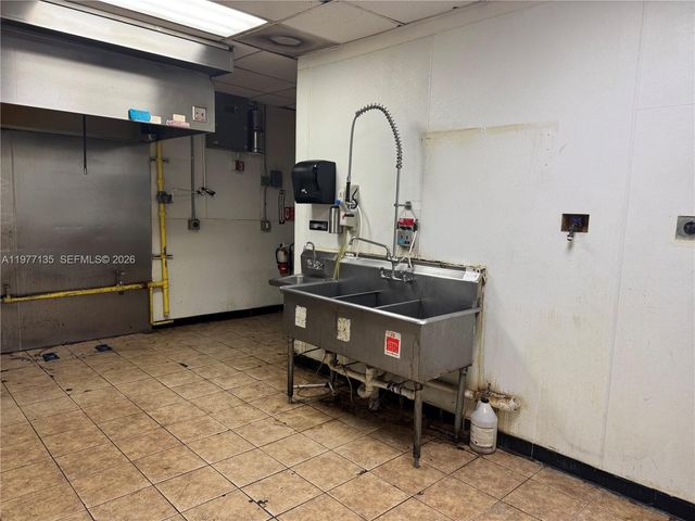 1920 Tyler St, Hollywood, FL 33020