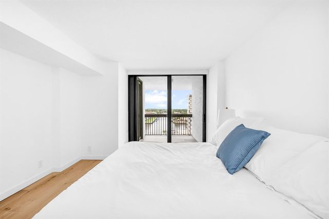 1155 Hillsboro Mile 602, Hillsboro Beach, FL 33062