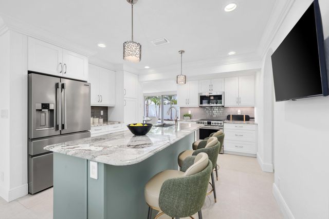 2600 NE 43rd Street, Lighthouse Point, FL 33064