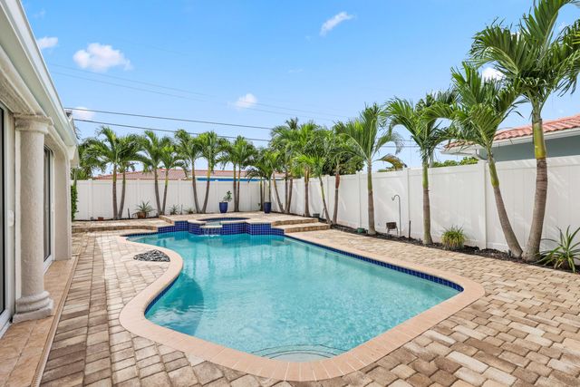 2600 NE 43rd Street, Lighthouse Point, FL 33064